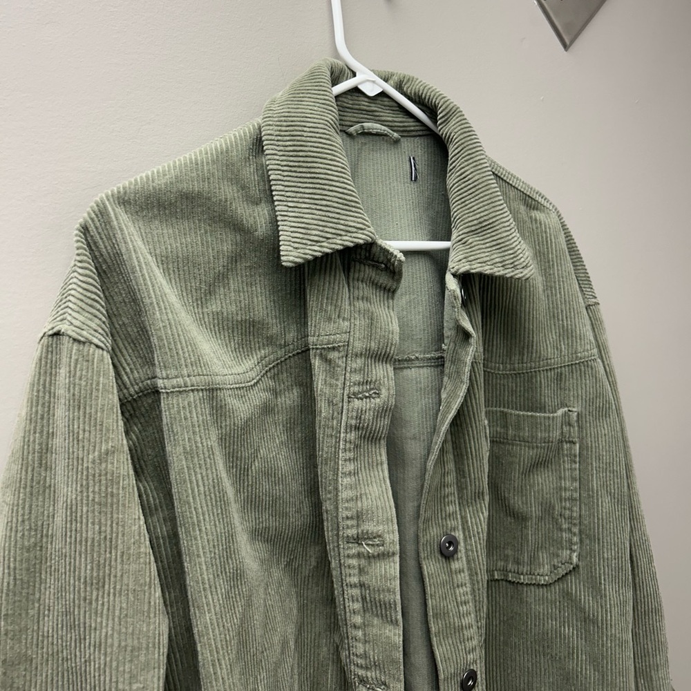 Zara‎ Women’s Green Corduroy Button Up Shacket - Picture 2 of 4